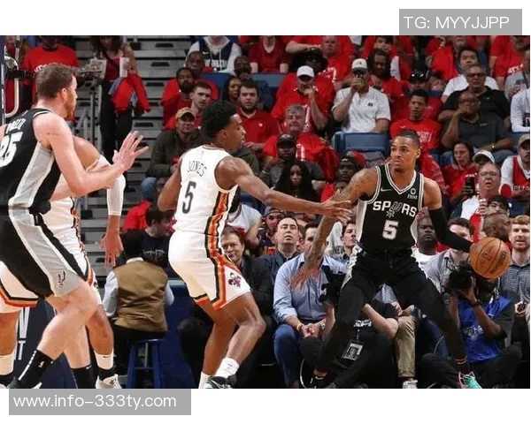 凯尔登全场表现出色13投8中贡献22分8板2助2断助力球队胜利 凯尔登全场表现出色13投8中贡献22分8板2助2断助力球队胜利