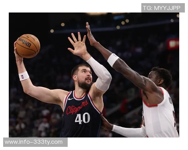 鲍威尔本赛季对快船表现抢眼场均255分助球队双杀老东家